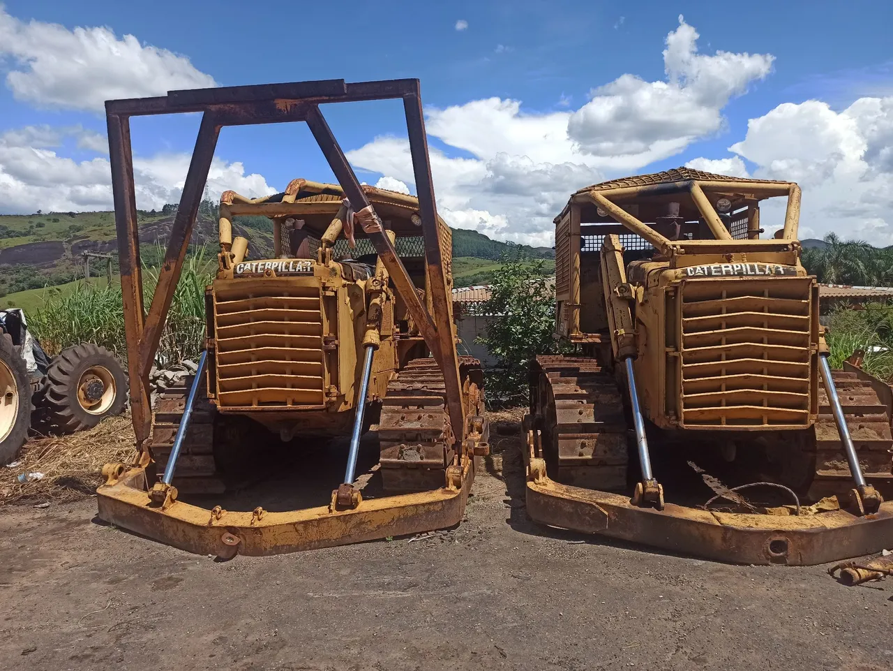 Trator de esteira Caterpillar D6D