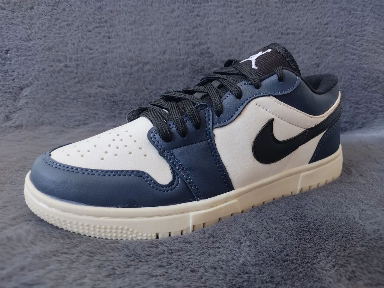Tênis Nike Air Jordan 1 Low