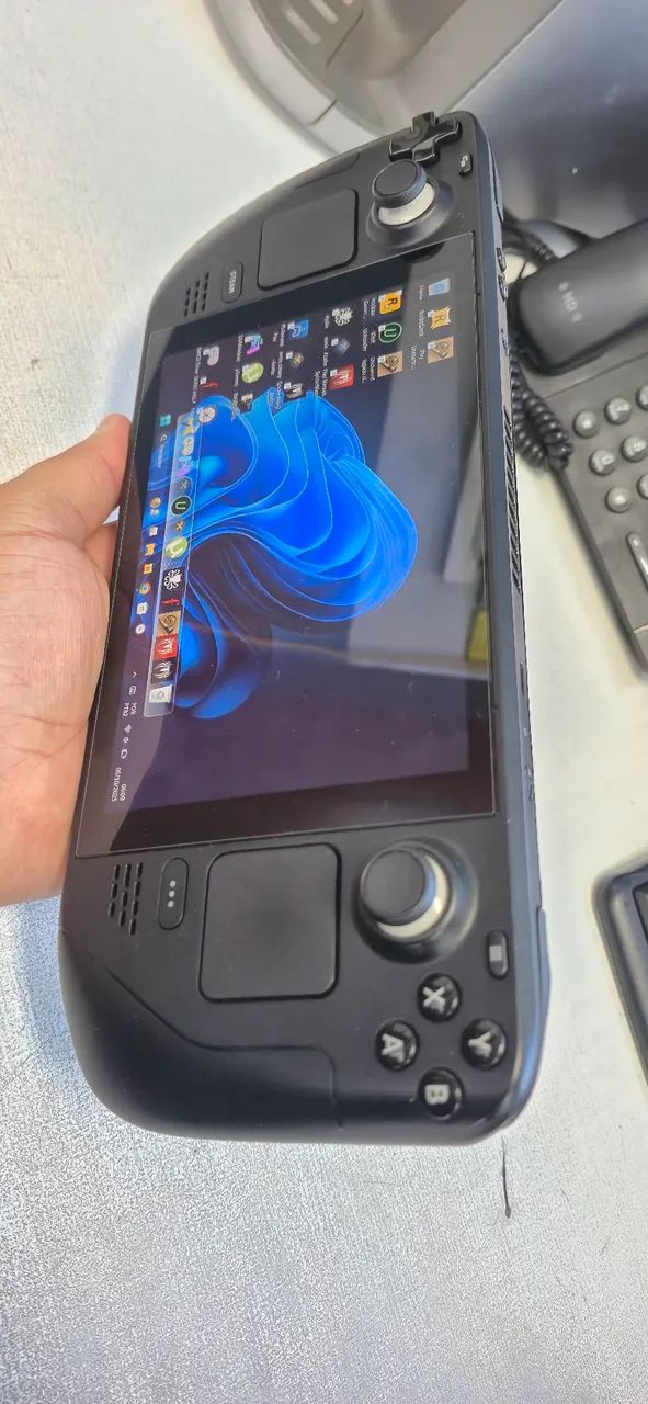 Steam Deck LCD 256 Gb - Consoles de Vídeo Game - Santo Antônio