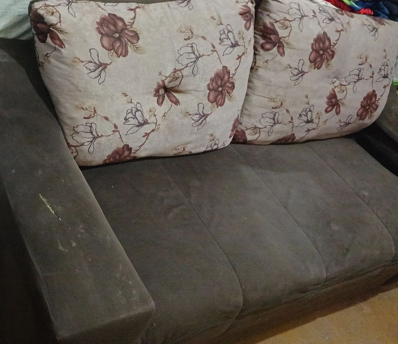 Sofa usado em Boa Condições!64842071389313121