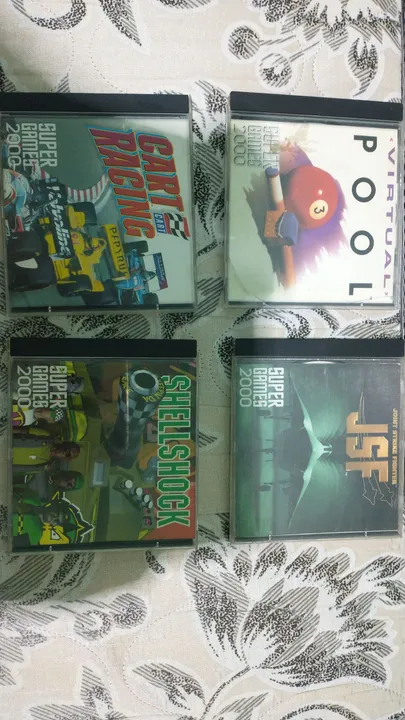 4 jogos antigos PC CD coleção super games 2000