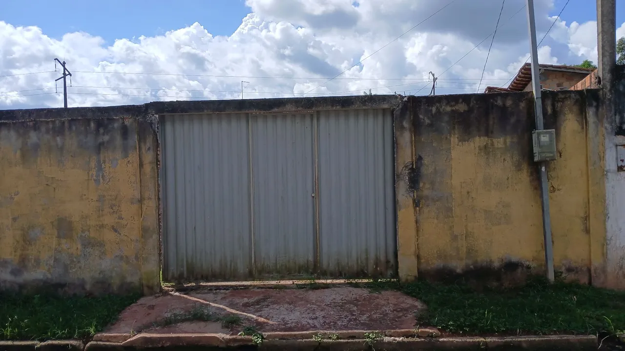 Terreno com casa em construção no bairro apeú 80 mil