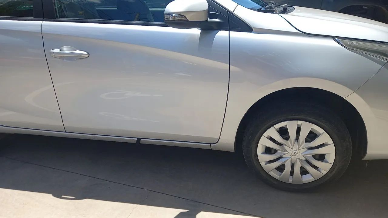 Yaris 23 xl vendo/troco abaixo da fipe - Foto 2