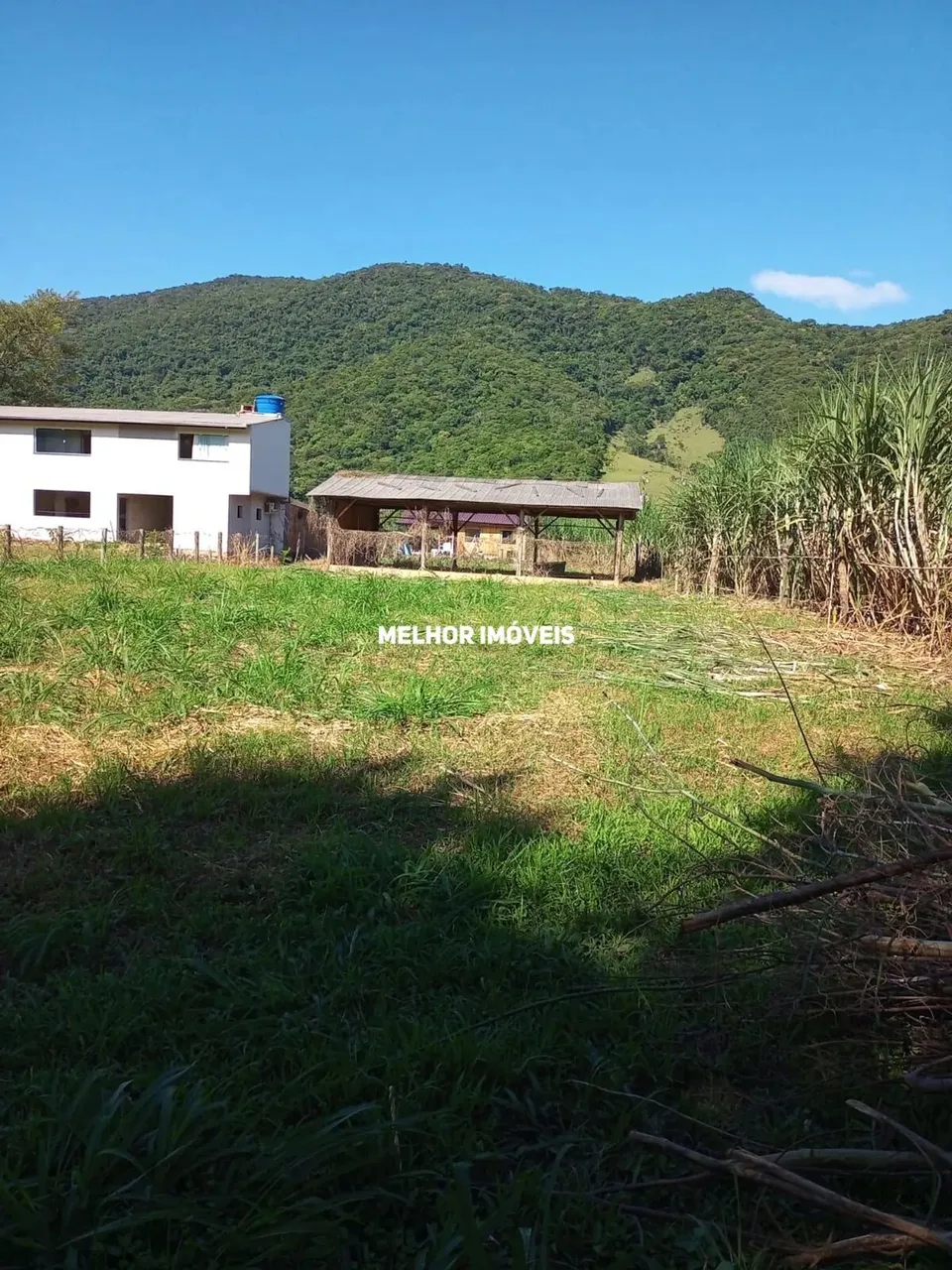Chácara a vena com 1.476 m² em Camboriú.