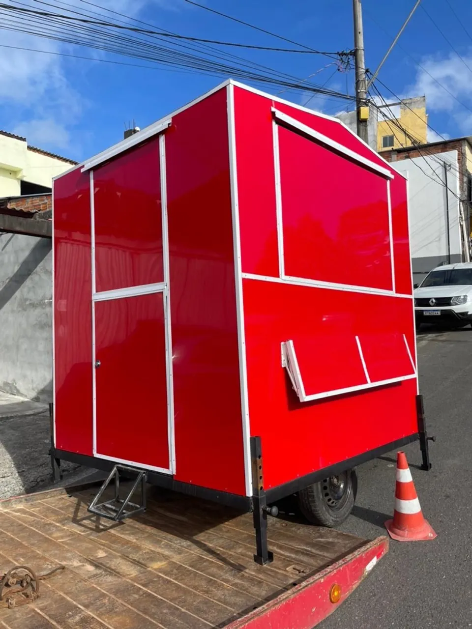Trailer Food Truck Vermelho Compacto