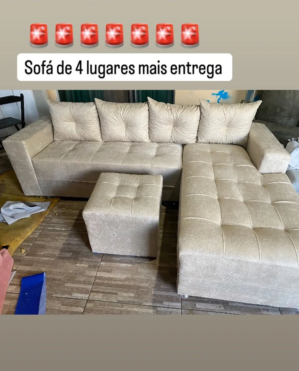 Sofá de 4 lugares. Mais puff