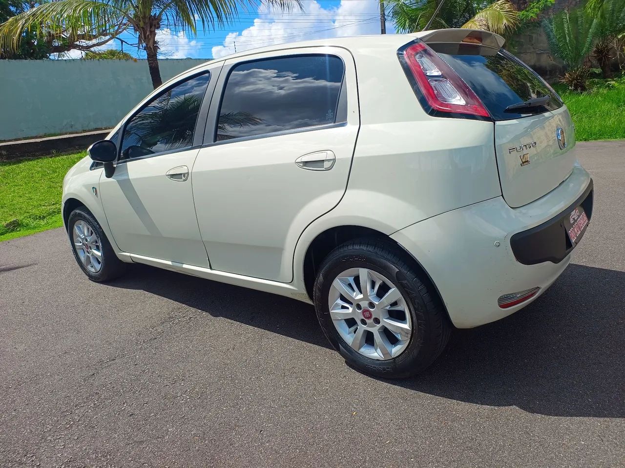 FIAT PUNTO ATTRACTIVE 2016 JÁ FINANCIADO 