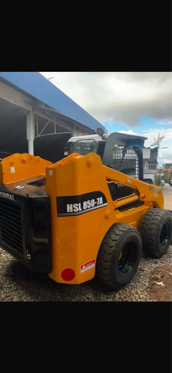 Mini carregadeira Hyundai HSL850-7A - Foto 2