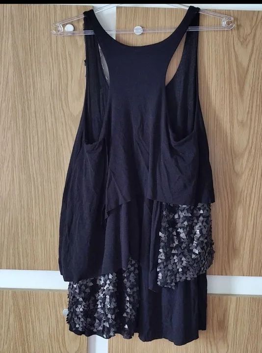 Blusa preta com detalhes em paetê - Foto 2