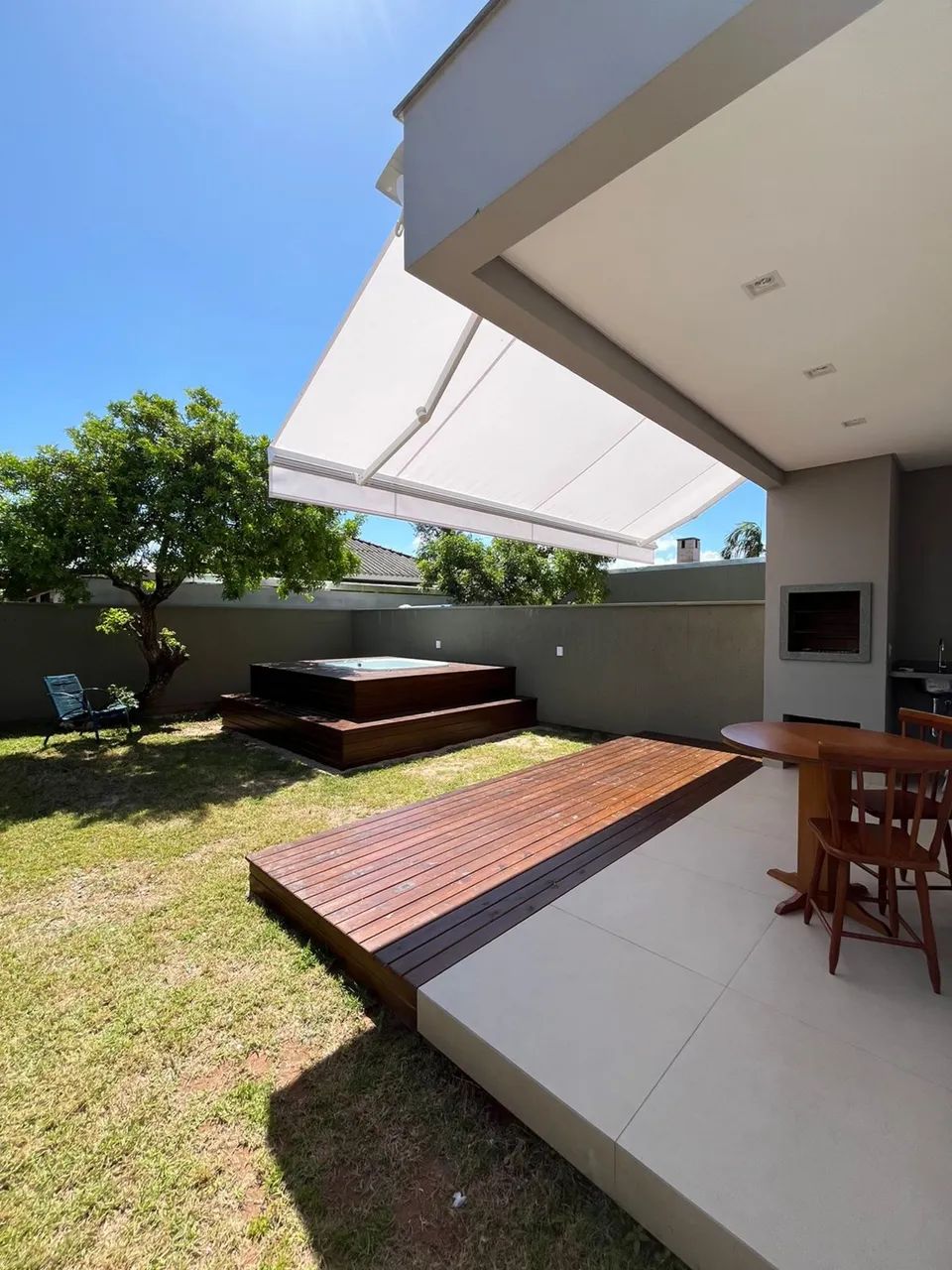 Casa praiana mobiliada com terreno grande  - Foto 2