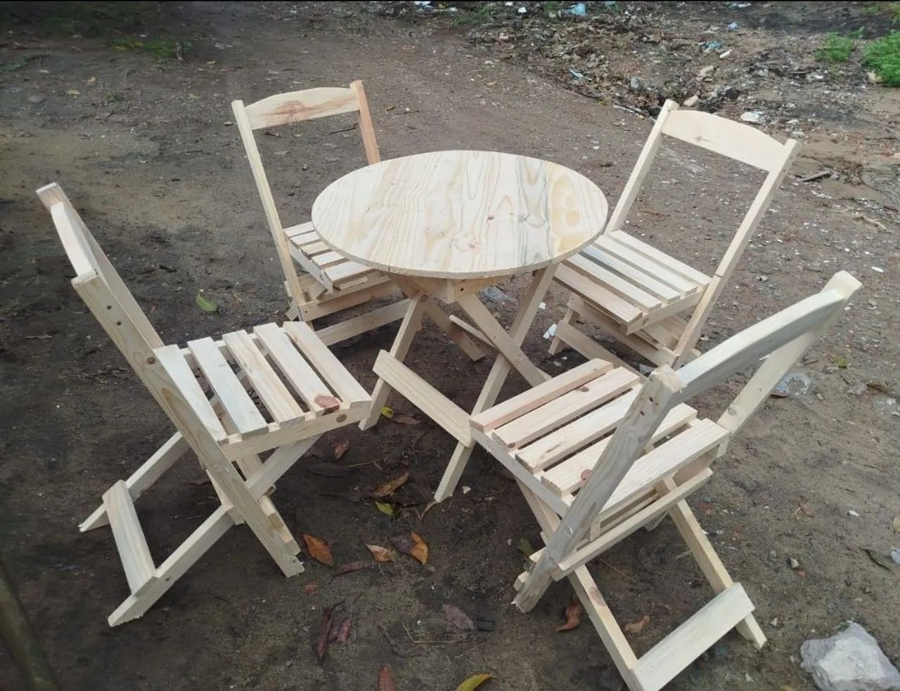 Jogo de mesa e cadeiras madeira 