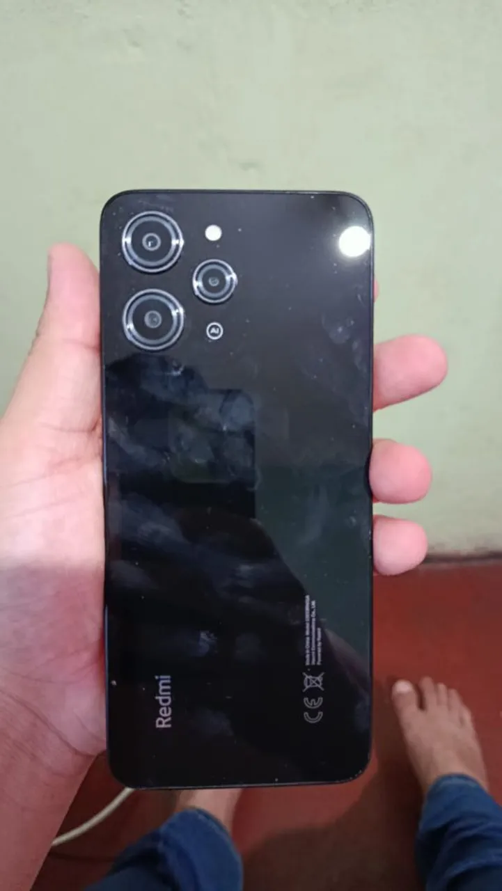 Celular detalhes só a tela tá trincada funcionando perfeitamente