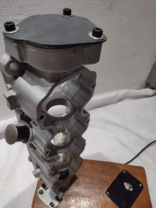 Luminária Industrial de Motor de Carro - Peça Única - Foto 5
