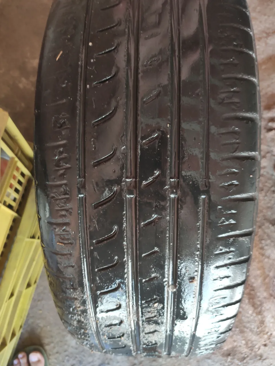 Aro 16 original corolla com pneu - Ótimo Estado