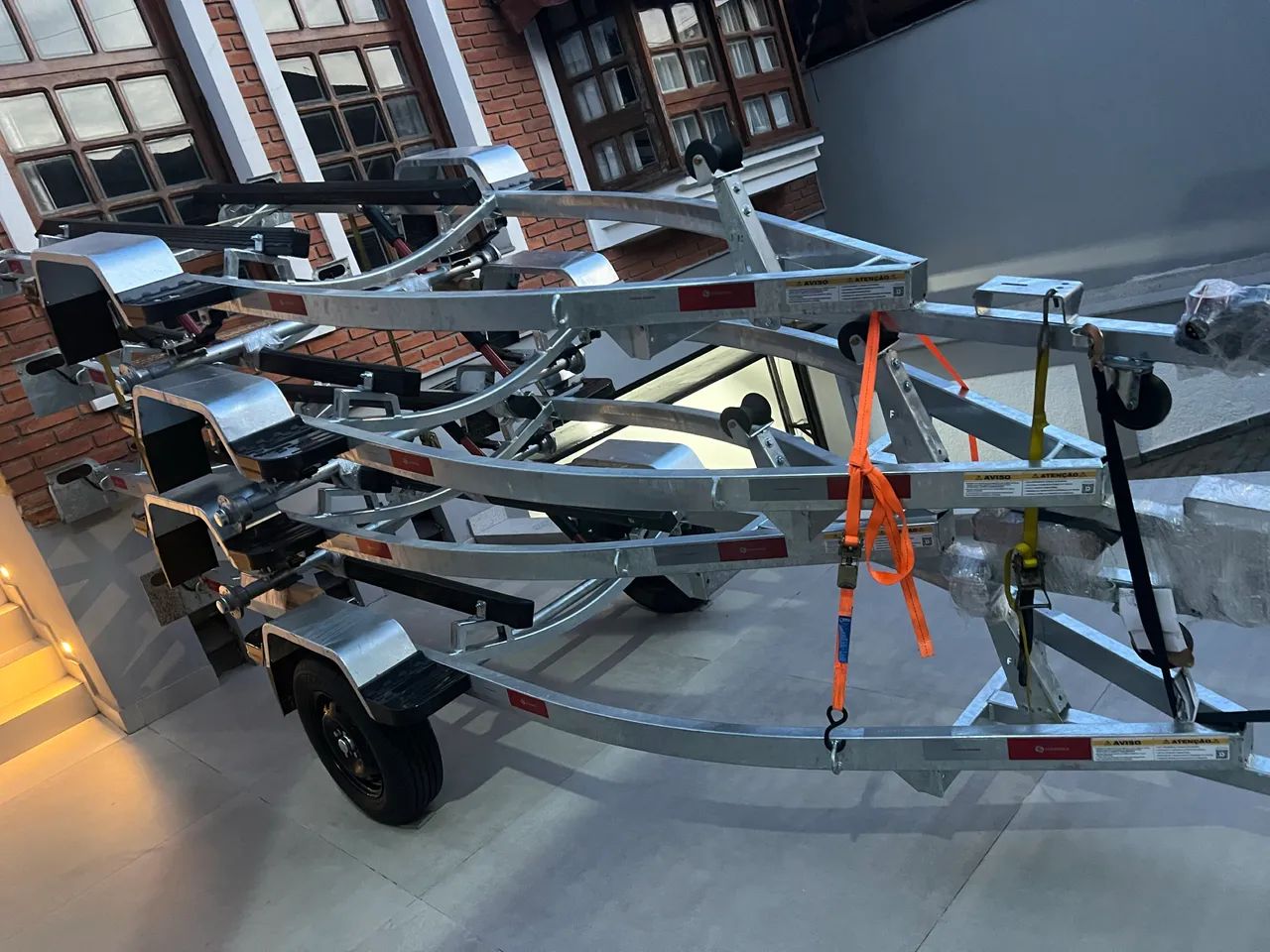 Carretinha de jet ski, galvanizada sem rodagem !!