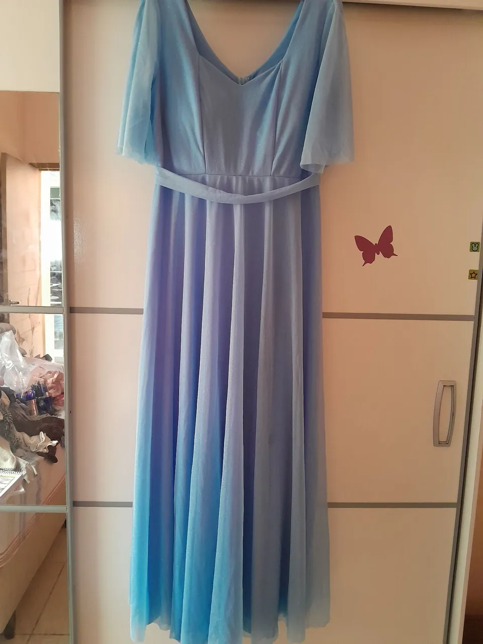 Vestido Longo Azul Claro com Detalhes Delicados