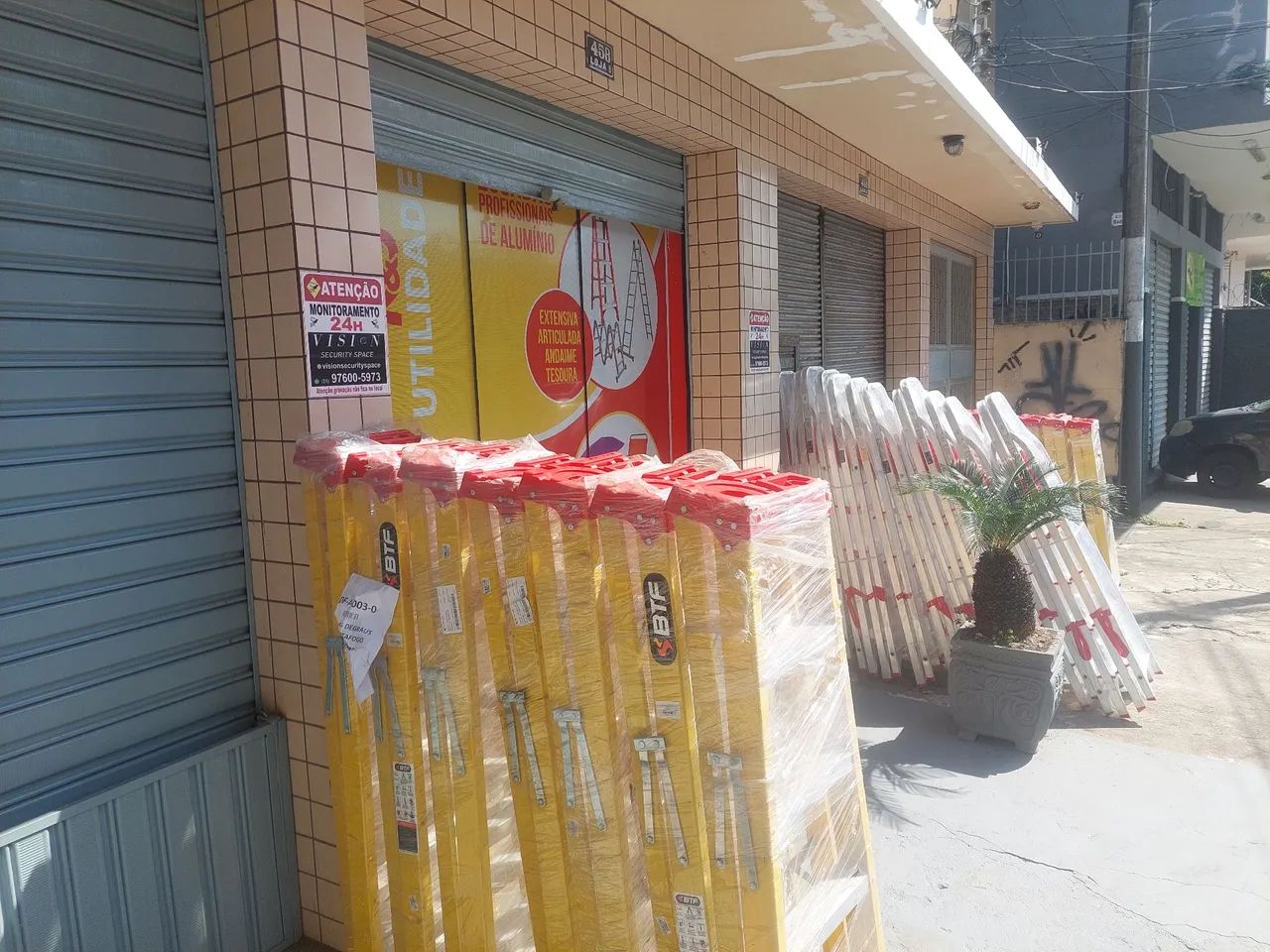 Escadas de Fibra Tesoura Prática BTF - 5 Degraus + Topo Multuso - Foto 4