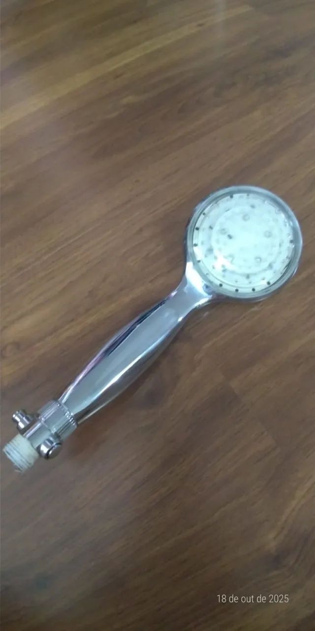 Duchinha Multi Colorida 7 Cores Mudando Led Luz Brilhante Chuveiro - Foto 2