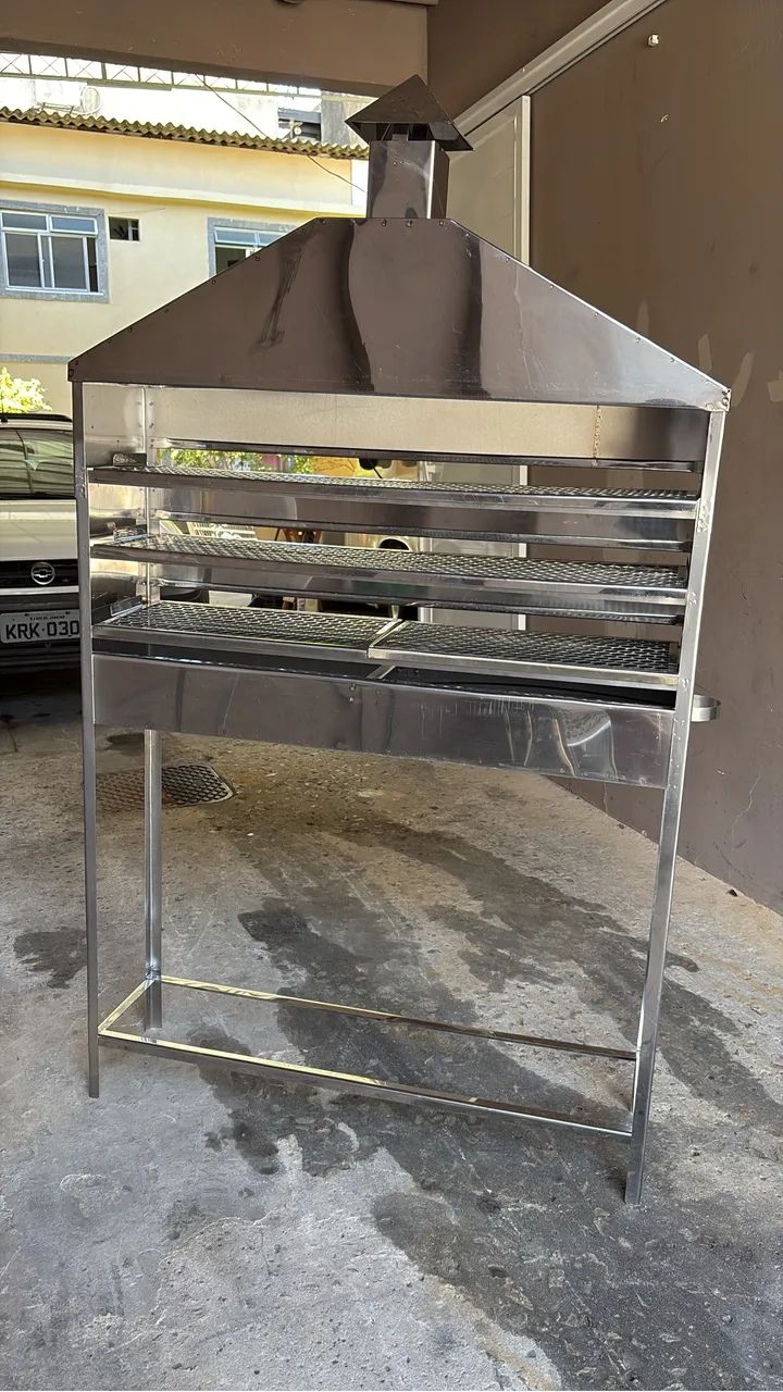 Churrasqueira de espetinho com coifa 
