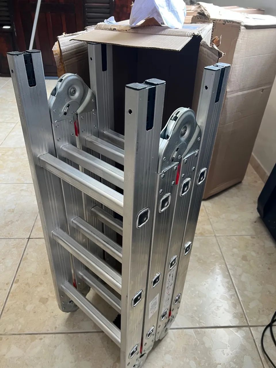 Escada 4x3 articulada 