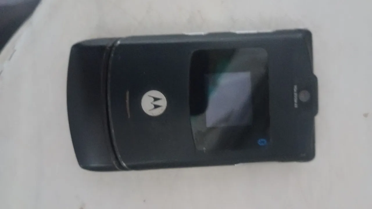 Motorola vintage v3 
