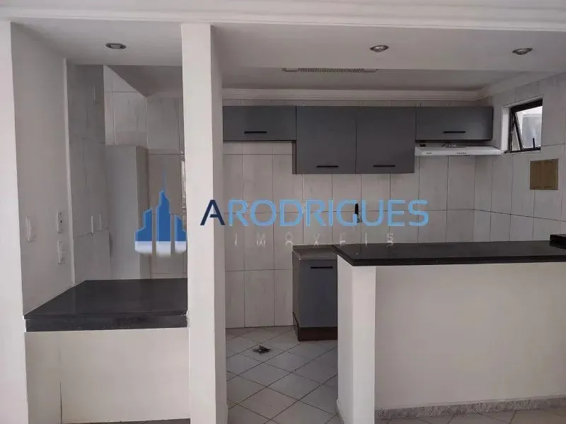 Apartamento à venda na Pituba, Salvador-BA: 2 quartos, 1 sala, 2 banheiros, 1 vaga, 64m² d