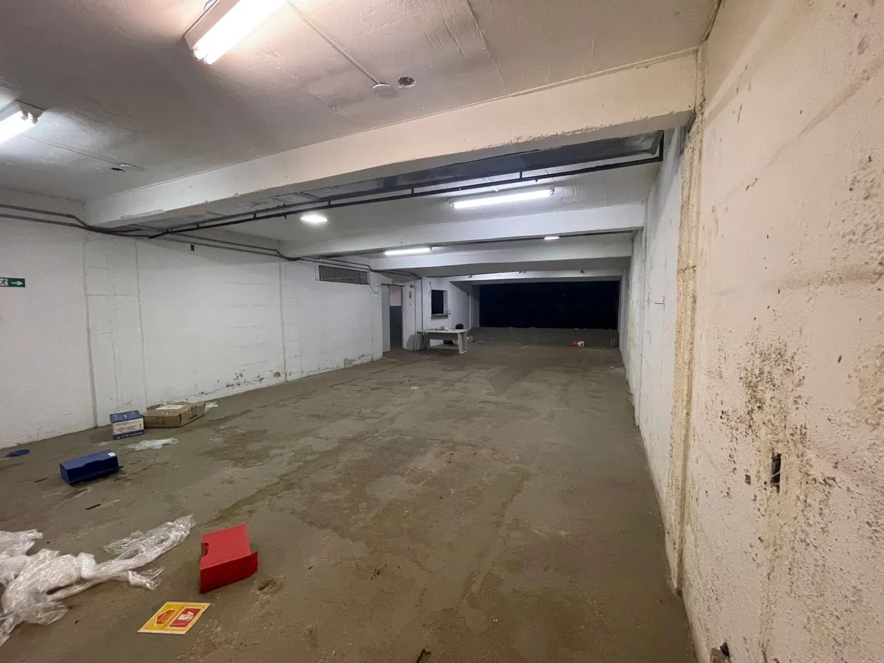 Prédio com 600 m2 em frente a EPNB, com amplo estacionamento - Foto 4