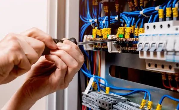 ELETRICISTA INSTALADOR !? Serviço Rápido, Seguro e com Garantia! ?