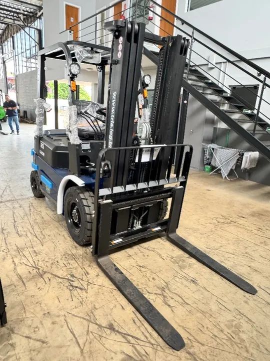 EMPILHADEIRA ELETRIA TRIA - Foto 2