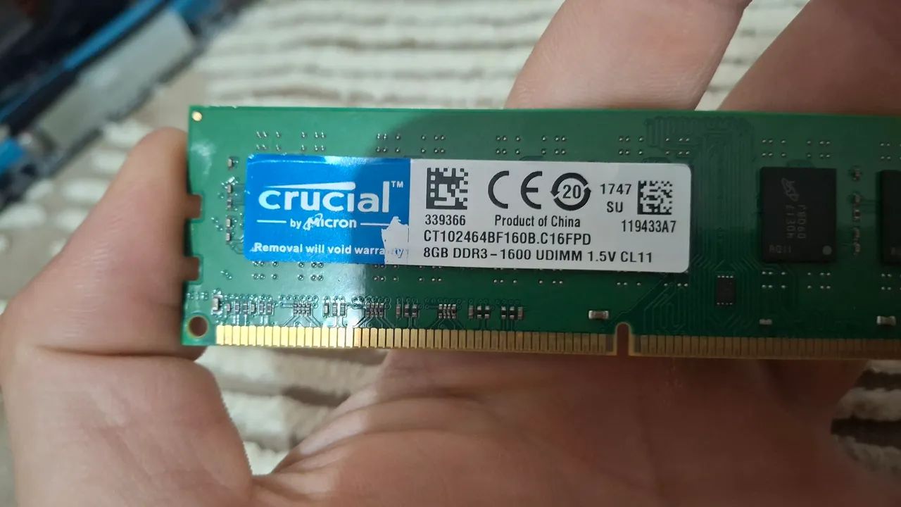 1 Crucial 8GB DDR3 RAM memory stick64374415453955121