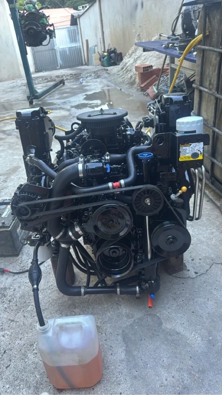 Motor Mercruiser  Peças usadas e novas a pronta entrega !!