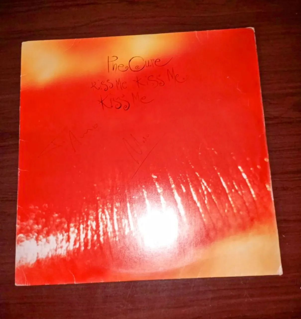 The Cure - Kiss Me Kiss Me Kiss Me