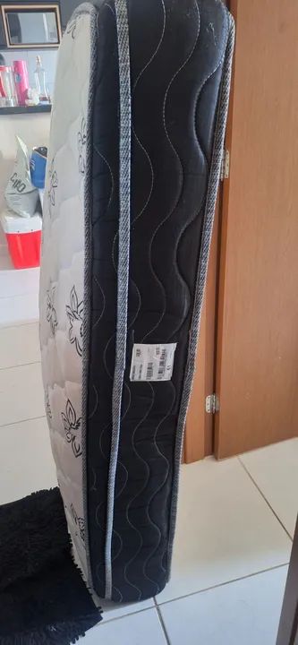 Colchão e base Box de Casal em ótimo estado - Foto 4