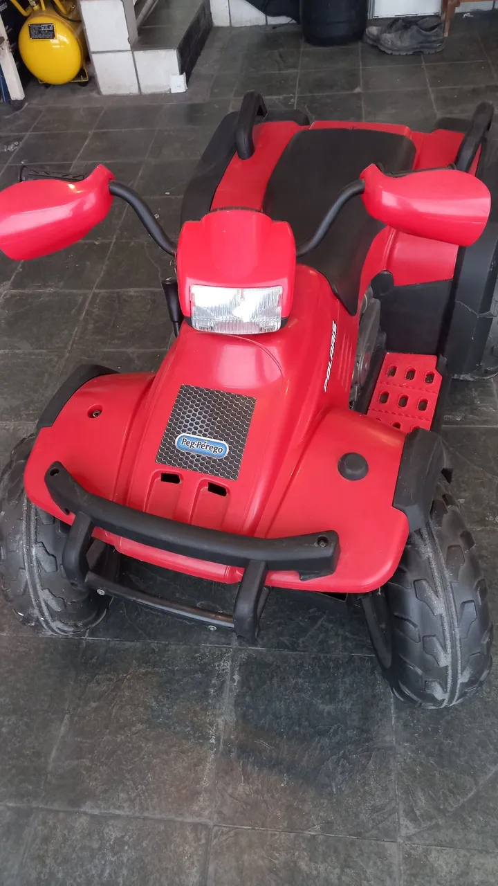 Quadriciclo Infantil Peg-Pérego Polaris