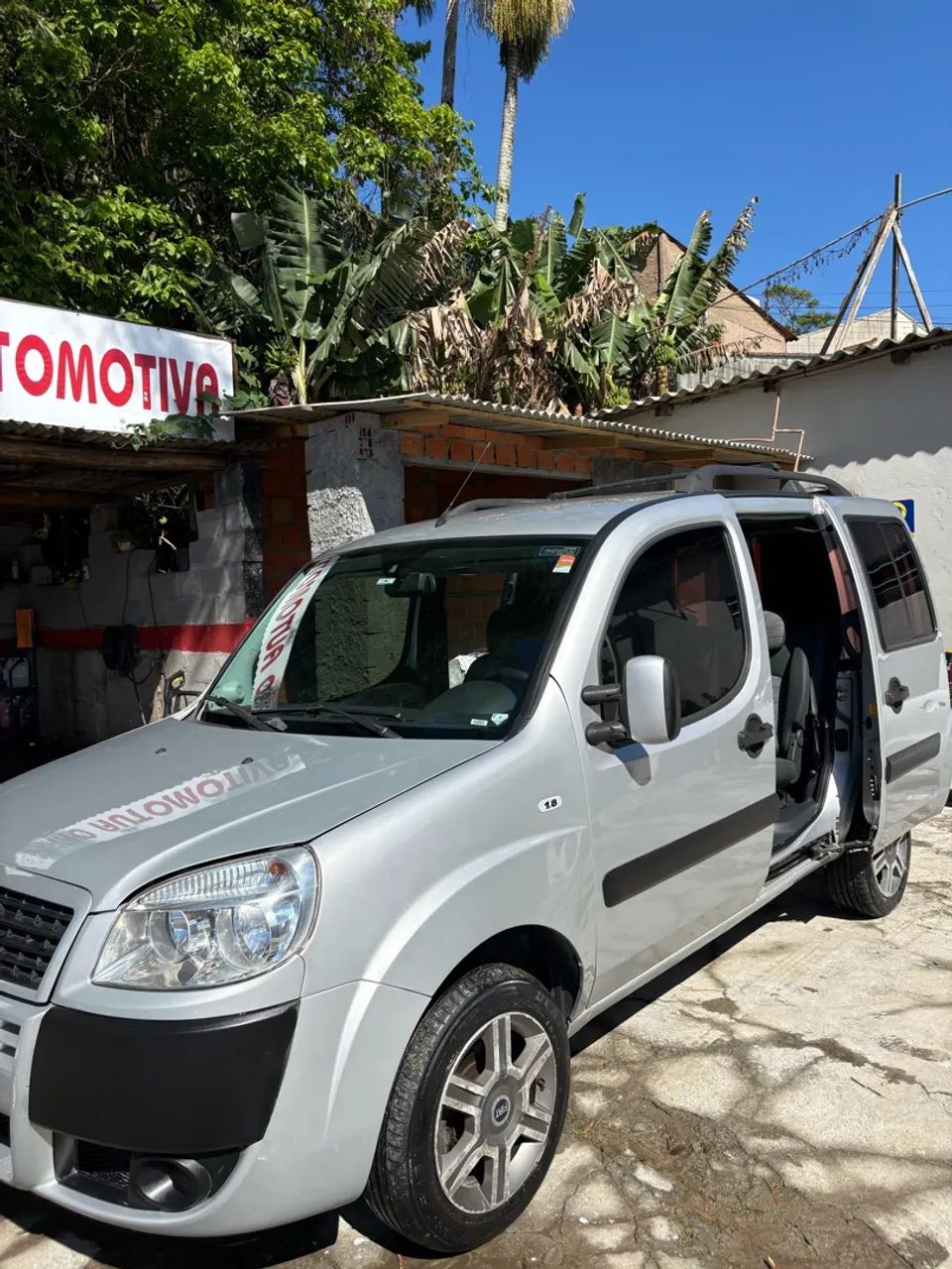 Fiat Doblo Essence 1.8 Flex 16V 5P 2018 - Foto 2