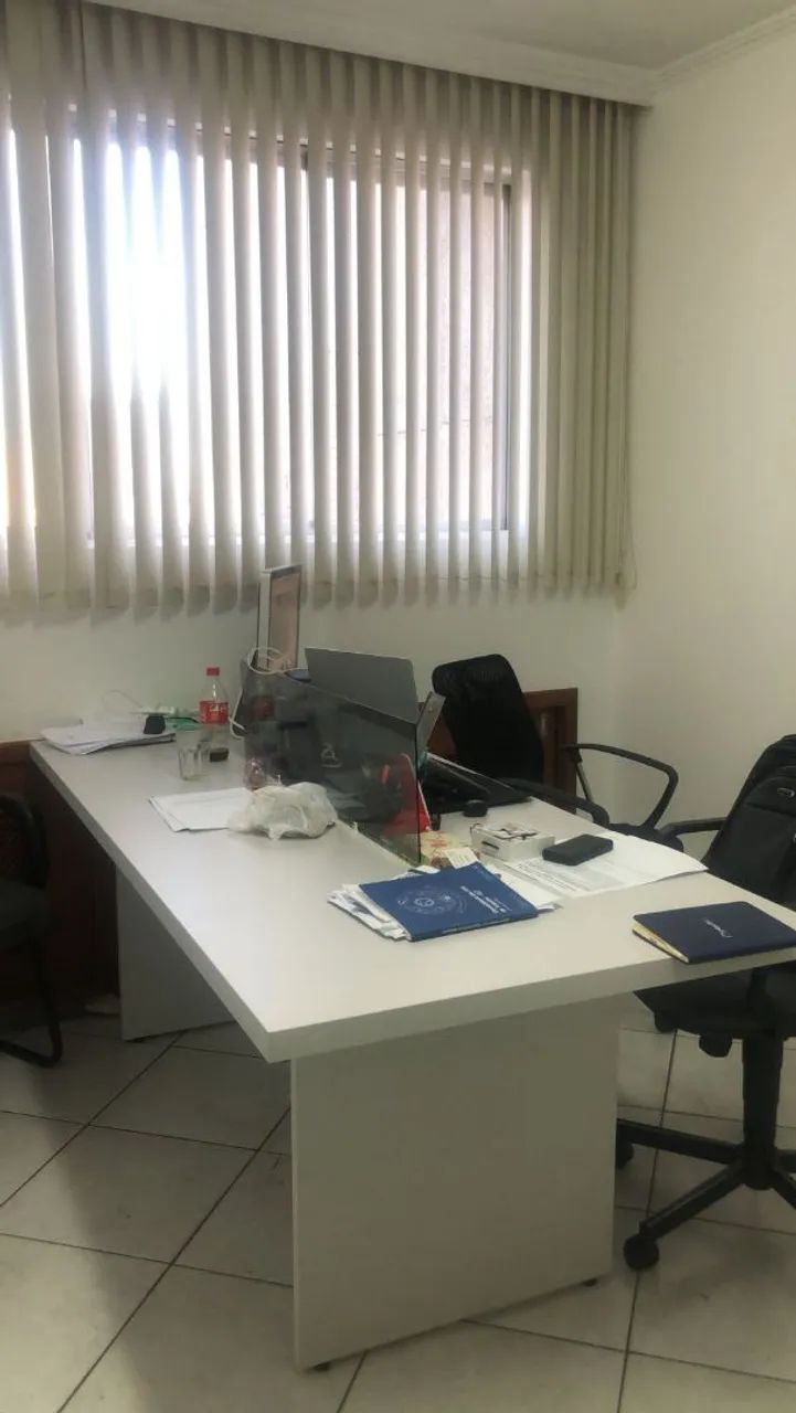 Vendo mesa de escritório semi nova