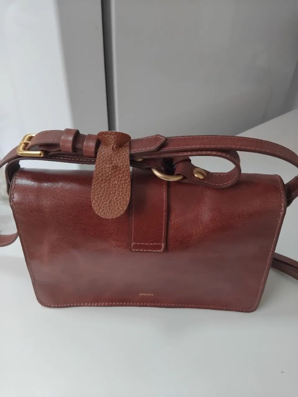 Bolsa tiracolo arezzo marrom estonada - Foto 3