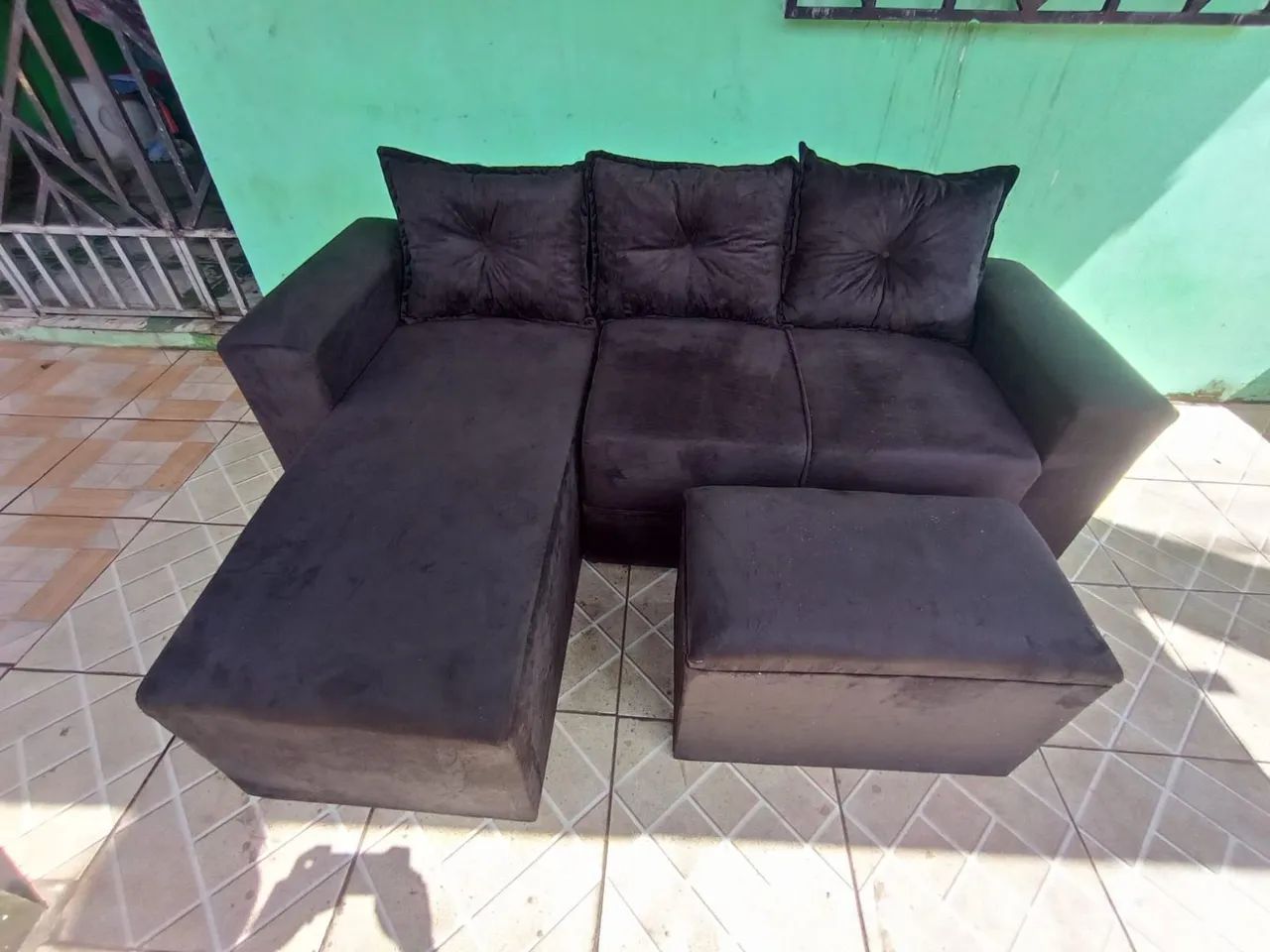 Promoção sofá cheisy simples três lugares novos e completos, várias cores 