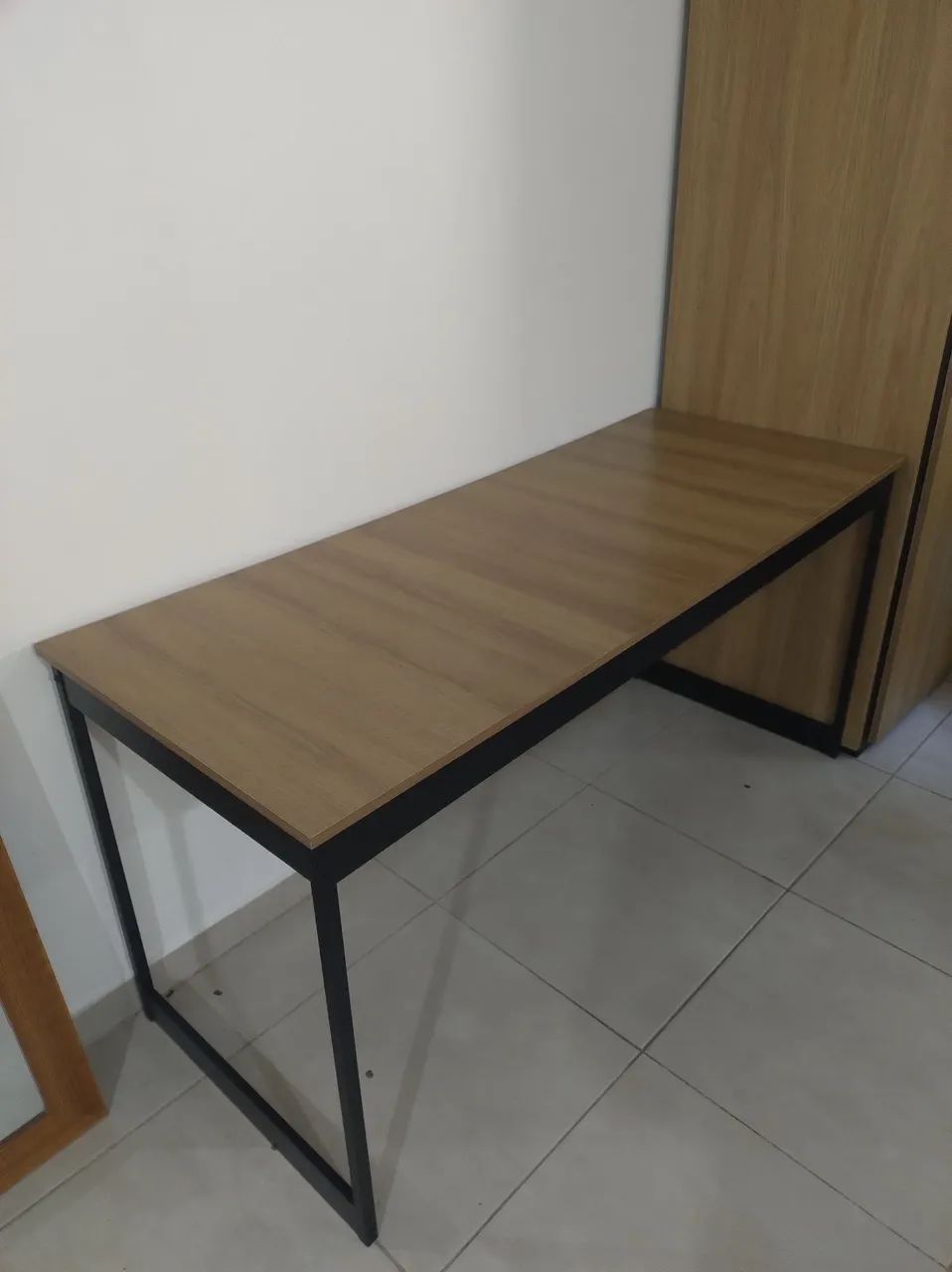 Escrivaninha só 3 meses de uso