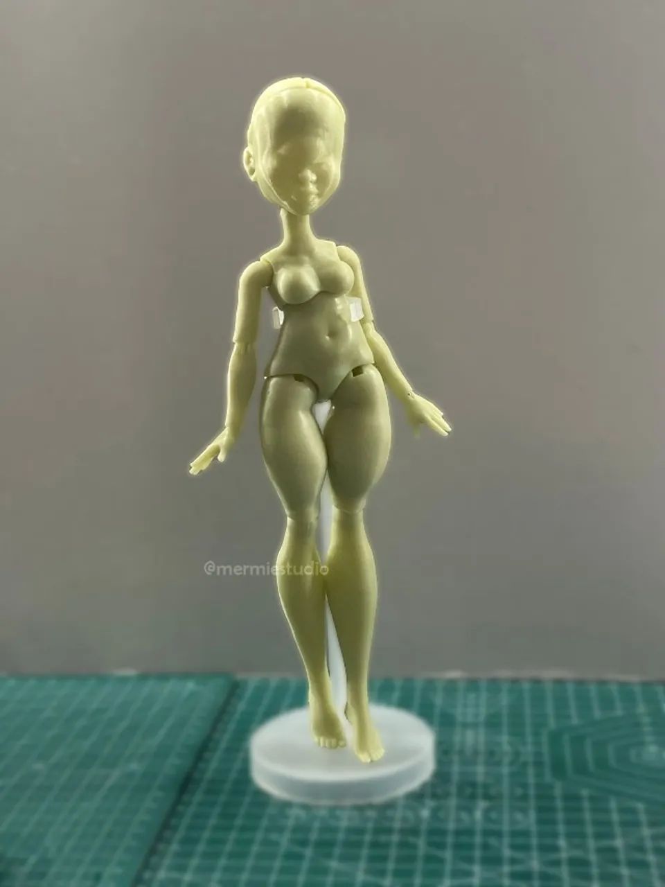 Iris Clops Boneca Monster High G3 - base custom