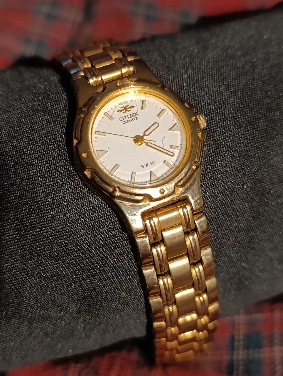 Relógio CITIZEN Quartz Dourado Funcionando