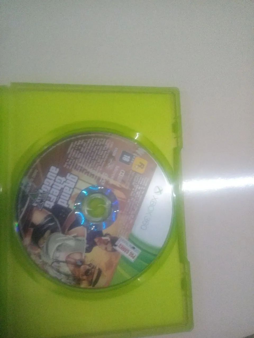 Jogo de Xbox 360 GTA 5 com o mapa e manual  - Foto 3