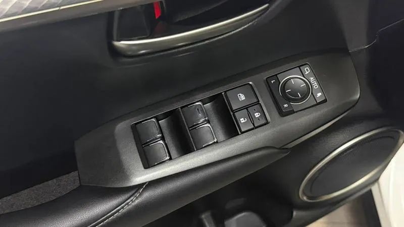 Lexus NX-300 H F-sport 2.5 16V Aut., foto 8 de 19