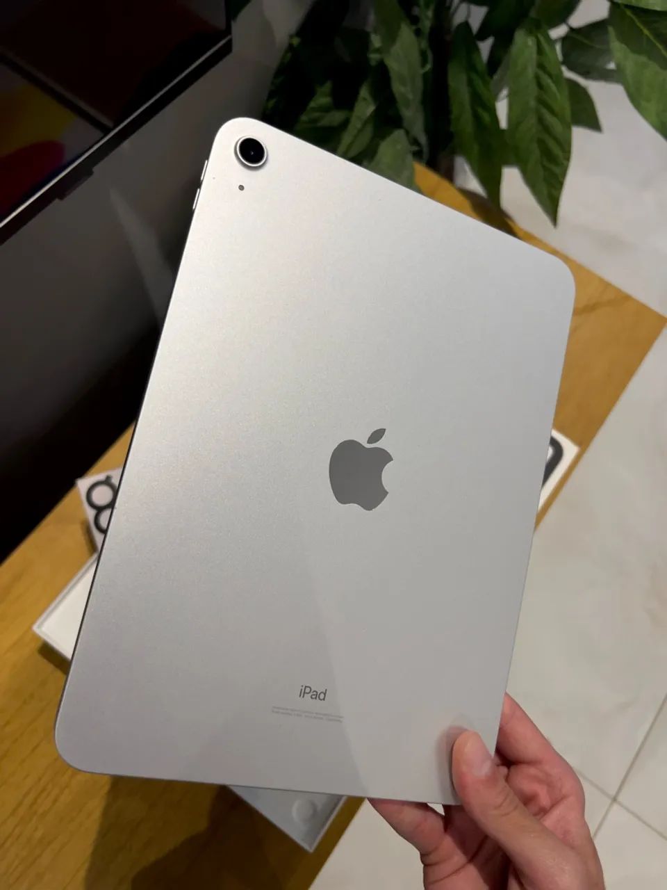 IPad 10° Geração 64Gb Silver + Caneta Goojodoq - Foto 2