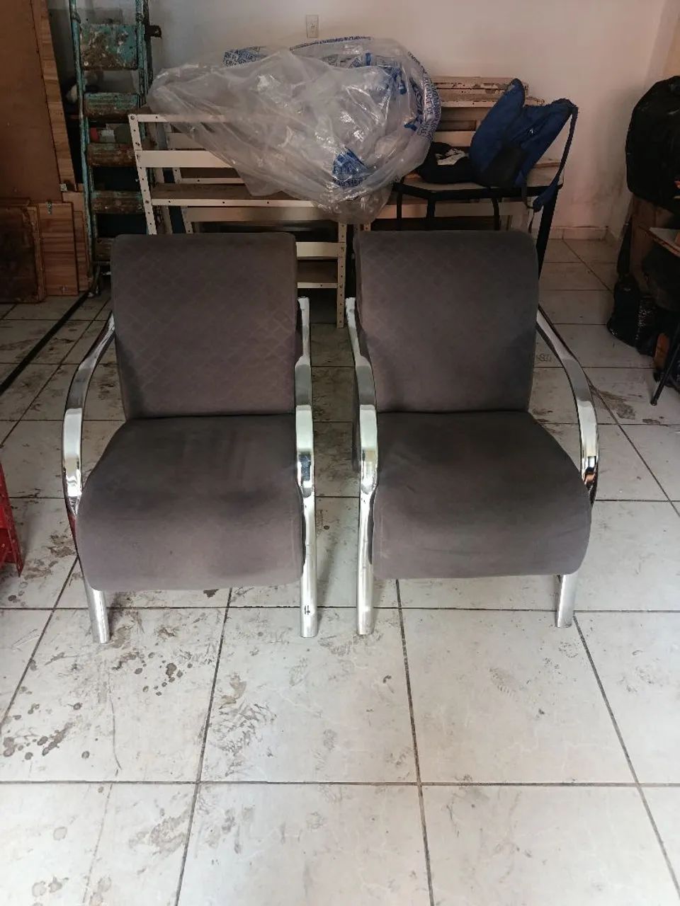 2 Poltrona cinza em ótimo estado  - Foto 2