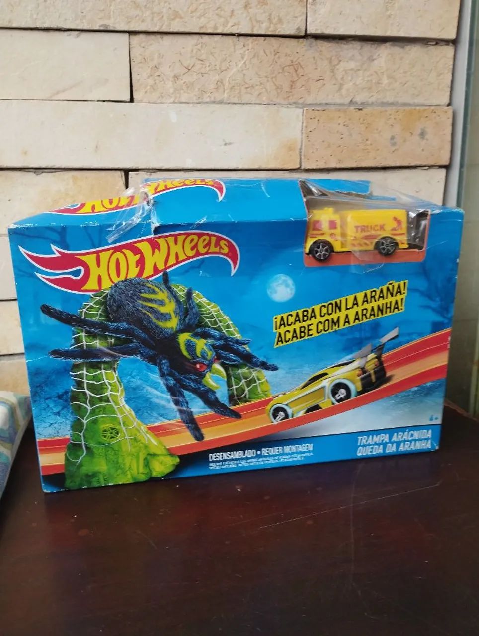Pista Hot Wheels Acabe com a aranha.