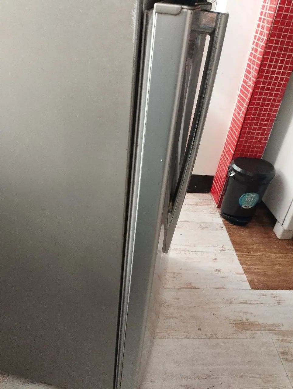 Geladeira Frost Free LG com gaveta de gelo e Dispenser de água  - Foto 2