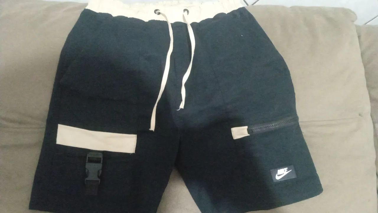 Vendo bermuda Nike tech pack 