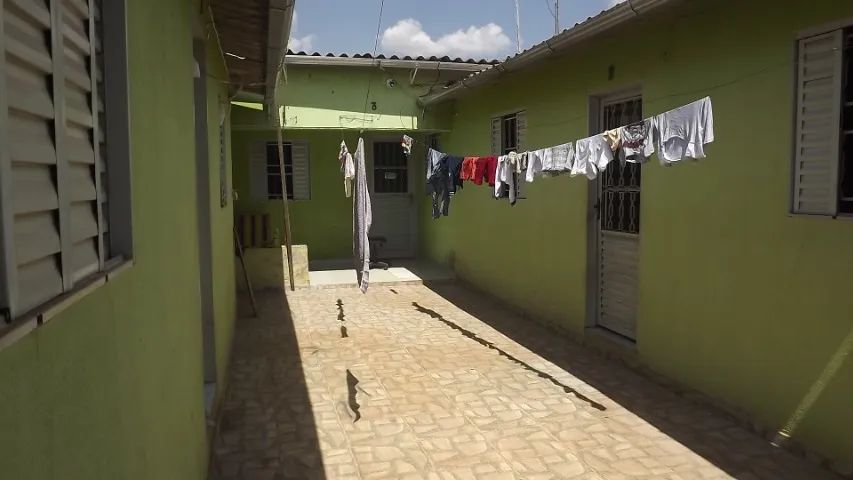 ALUGO CASA 2 QUARTOS SAMAMBAIA SUL -  R$ 800,00