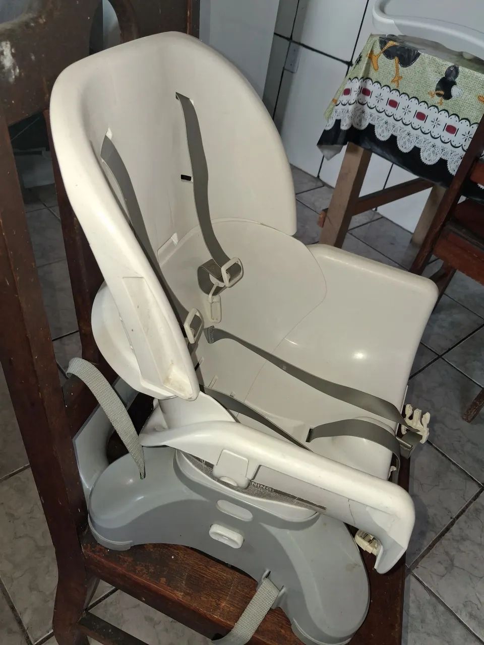 Cadeira de alimentação infantil portátil  - Foto 4